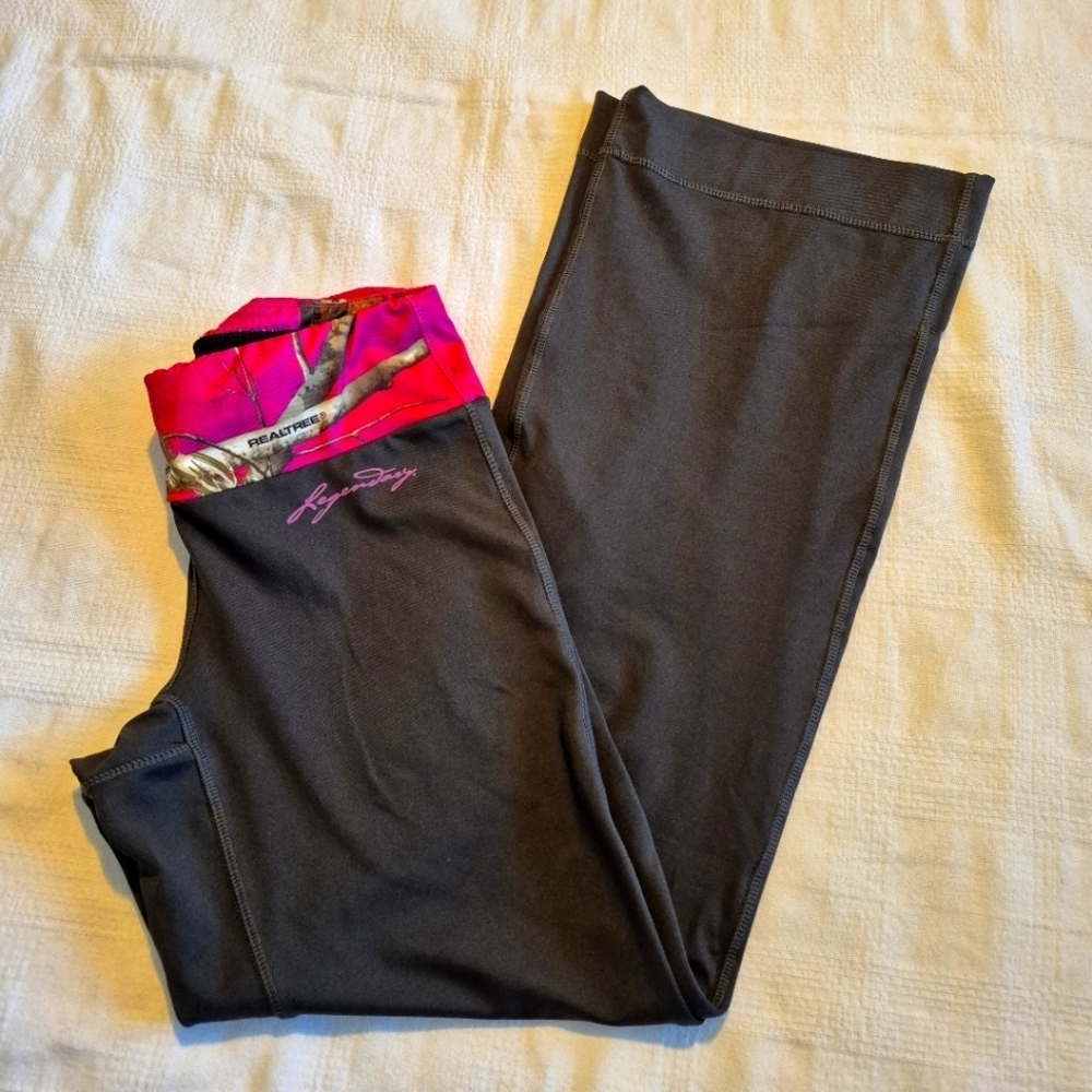 Realtree women's size Small black pull on athletic pants Realtree waist band